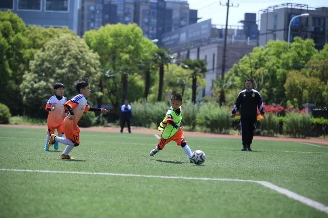 斯诺克世锦赛：吴宜泽力克塞尔比晋级八强斯诺克世锦赛：吴宜泽力克塞尔比晋级八强