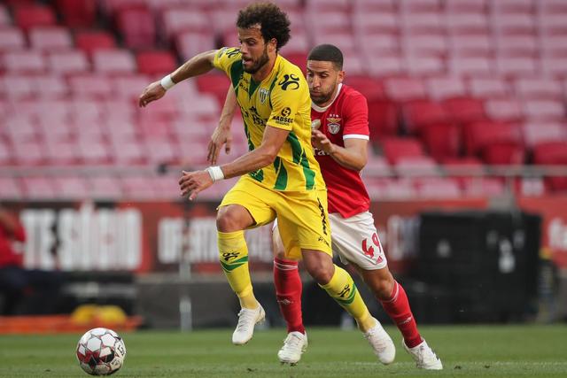 犹豫！张镇麟10中2仅得4分 正负值-13全队最低